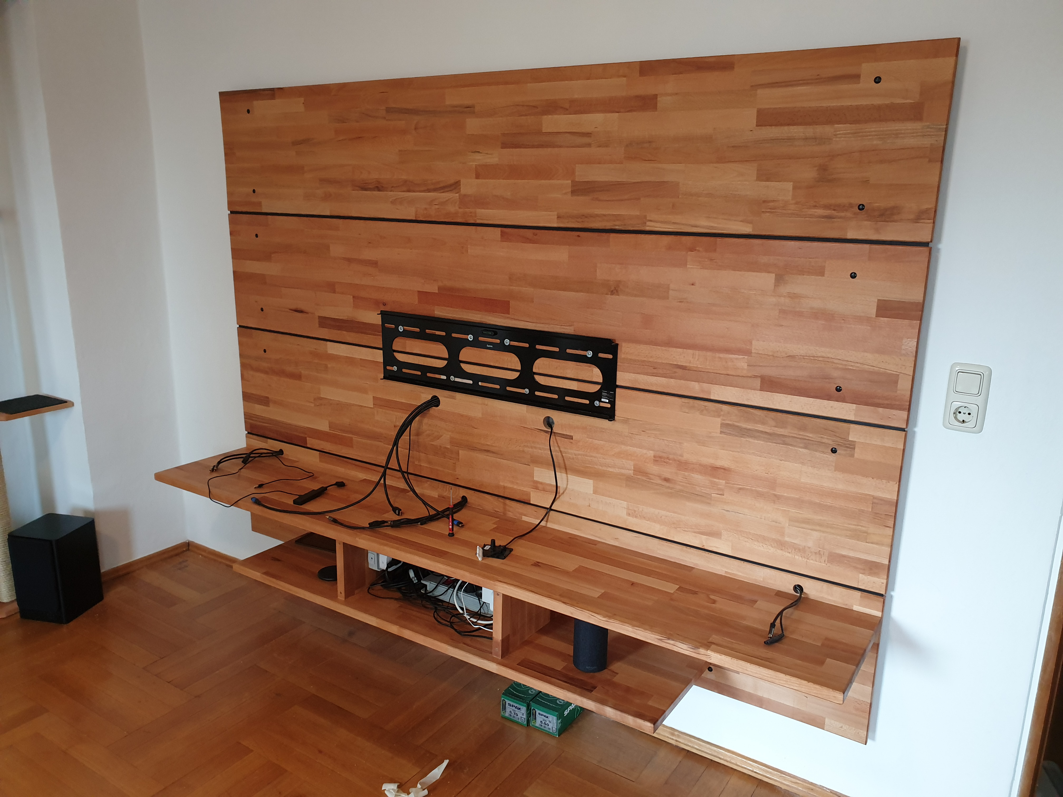 20210403 Fernsehwand 31